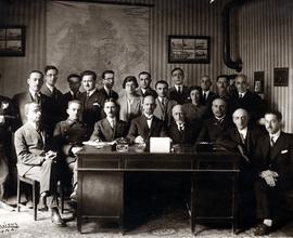 Εσπεραντική Εταιρεία. Στο κέντρο  ο πρόεδρος Ανακλέων Σταματιάδης.Δίπλα του δεξιά ο Αριστόβουλος ...