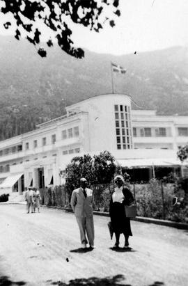 Νίκος Παντελάκης, Ελμίνα Παντελάκη, Καμένα Βούρλα 1