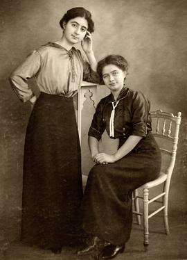 Lucie Ζάννου, Ελμίνα Ζάννου, Παρίσι 1912 1