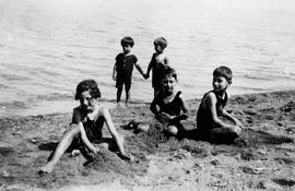 Έλλη Αγαλλίδη, Γιολάντα Αγαλλίδη, Γιάννης Παντελάκης,Κώστας Μυλωνάς, Παύλος Μυλωνάς 1