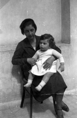 Lucie Ζάννου, Τώνης Φακάρου 1