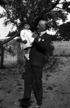 Τώνης Φάκαρος, Κίμων Φάκαρος. 14 Μαΐου 1933 1