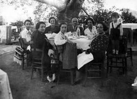 Blanche Ζάννου, Σμαρώ, Αρτούλα Παπαδοπούλου, Αγλαΐα Ζάννου, Κίμων Φάκαρος, Lucie Ζάννου, Φωφώ, Τώ...