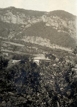 Τράπεζα Αιγιαλείας. Θέα Αγίας Τριάδας 1