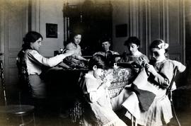 Αμαρυλλίς Ζάννου (μετέπειτα Δραγούμη), Λιλή Ζάννου, Miss Dillon, Blanche Ζάννου, Μαρίκα Ζάννου (μ...