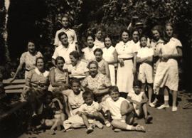 Γιάννης Παντελάκης,Lucie Ζάννου, Έλλη Αγαλλίδη, Αλεξάνδρα Ζάννου, ..., ..., ...., Ιουλία Μαυρομμά...