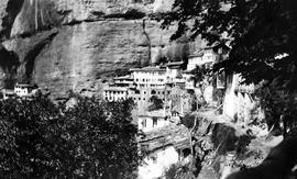 Μέγα Σπήλαιο 1