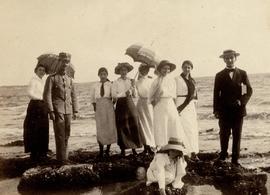 ..., ..., Blanche Ζάννου, Lucie Ζάννου, ..., Ελμίνα Ζάννου, ..., ..., ... Γλυφάδα Ιούλιος 1913 1