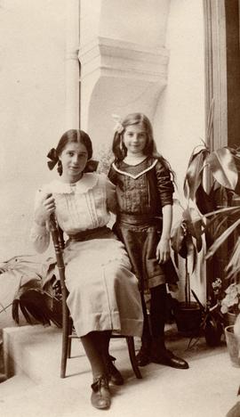 Αμαρυλλίς Ζάννου (μετέπειτα Δραγούμη), Μαρίκα Ζάννου (μετέπειτα Λόντου και στη συνέχεια Μαρώ Σεφέ...